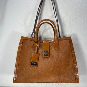 CLAUDIA MILAN ITALY- NWT $525.00        NOW $199.00  THIS IS A BEAUTIFUL BAG ! !